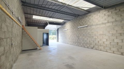 SARZEAU - Local d'activit&eacute; de 95 m&sup2; environ 980 56370 Sarzeau