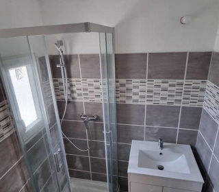  Immeuble � vendre 180 m�