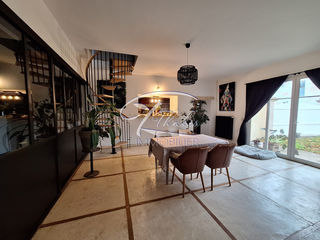  Maison � vendre 8 pi�ces 259 m�