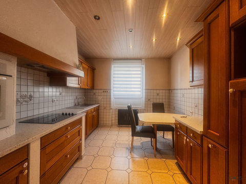   Maison mitoyenne des 2 c�t�s au centre ville Maison - 4 pi�ce(s) - 101 m�