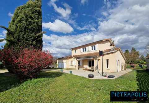   PROX MEXIMIEUX, MAISON FAMILIALE DE 184 M2 Maison - 6 pi�ce(s) - 184 m�