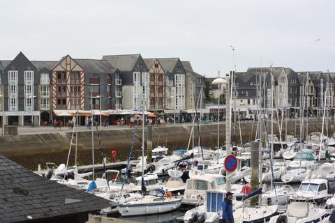 ARZON � Local commercial de 60 m&sup2; environ 2047 56640 Arzon