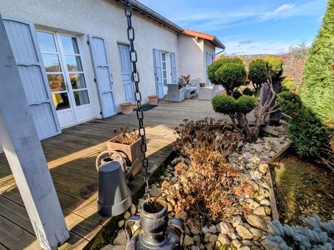   Villa d'exception � 5 pi�ces � 160 m� environ proche com Maison - 5 pi�ce(s) - 140 m�