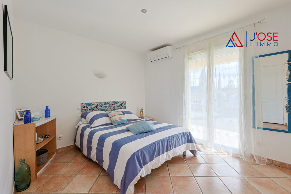 � vendre  Maison Pourri�res (83910)