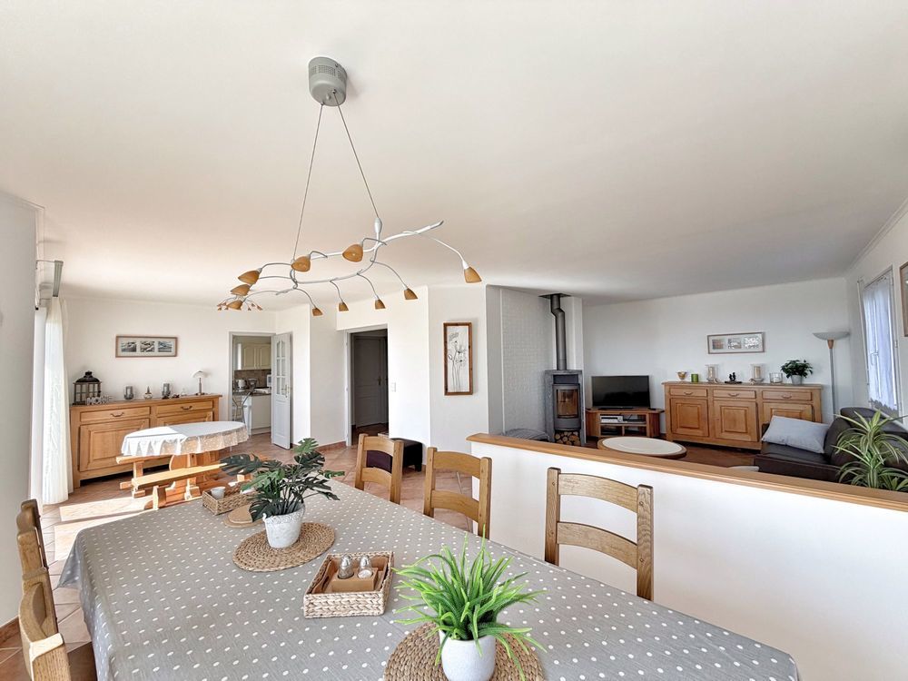 � vendre  Maison Grilly (01220)