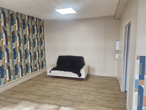 Offre de location d'un local commercial proche de la place Jourd 500 87000 Limoges