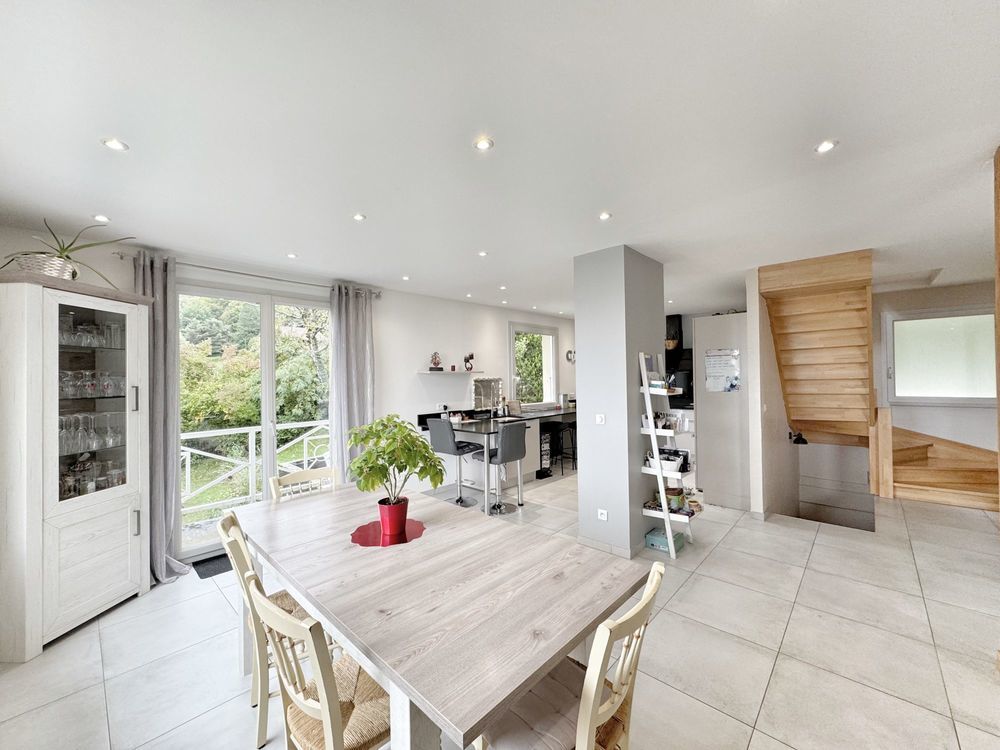 � vendre  Maison Gex (01170)