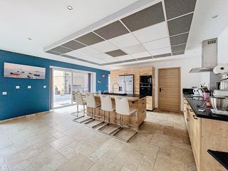  Maison � vendre 6 pi�ces 258 m�