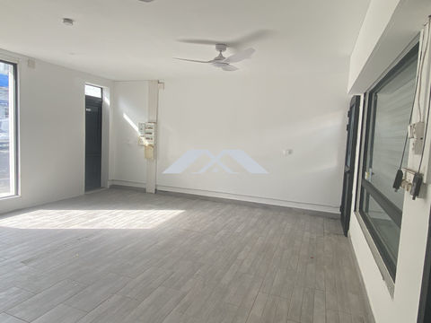 Local d'activit&eacute; spacieux et lumineux &agrave; louer - Id&eacute;al pour vo 1410 97410 Saint-pierre
