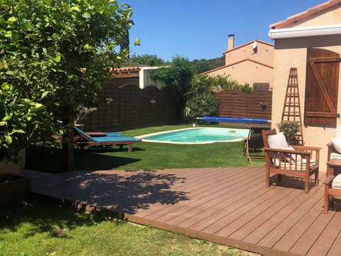   Superbe Villa de Plain Pied sur joli terrain arbor� et fleuri Maison - 5 pi�ce(s) - 130 m�