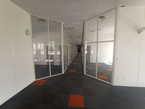 LIMOGES Location Plateau Bureaux 650m&sup2; + 15 P 5900 87000 Limoges
