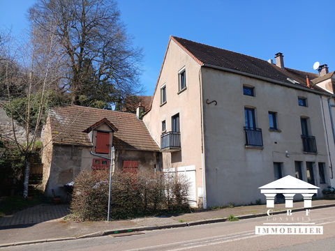   MONTCENIS A VOIR ABSOLUMENT !! Maison - 5 pi�ce(s) - 91 m�