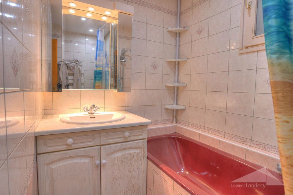 � vendre  Maison Cessy (01170)