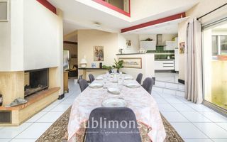  Maison � vendre 6 pi�ces 205 m�