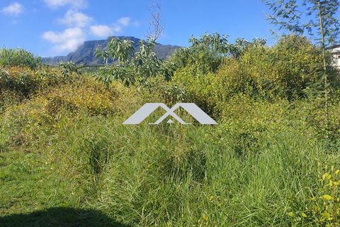 Terrain 493 m&sup2; - 400 m&sup2; constructible Grand Coude 84000 97480 Saint-joseph