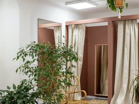 &Agrave; LOUER � Cellule commerciale fonctionnelle au sein d'un en 1034 56140 Saint-marcel