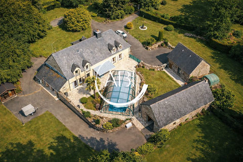   Aux portes de Mayenne, Magnifique propri�t� sur 2.35 ha - Gran Maison - 7 pi�ce(s) - 250 m�