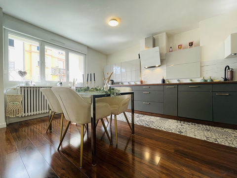   Et si votre prochain coup de coeur se trouvait ici� Appartement - 3 pi�ce(s) - 77 m�