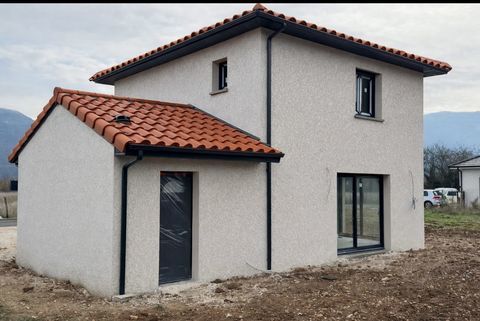   Sur la commune de Diemoz, � vendre une maison � �tage de 85m2 Maison - 4 pi�ce(s) - 85 m�