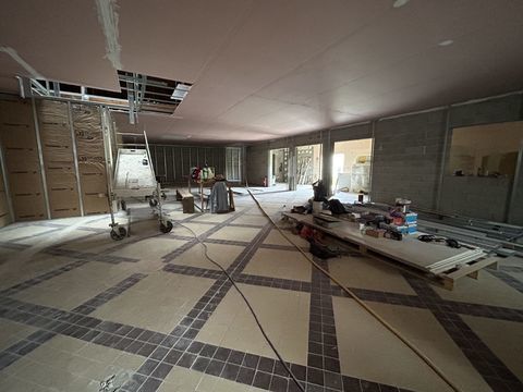 LOCAL 216m&sup2; LE PALAIS SUR VIENNE 241920 87410 Le palais-sur-vienne