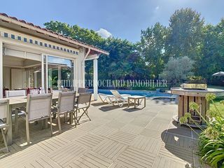  Maison � vendre 9 pi�ces 246 m�