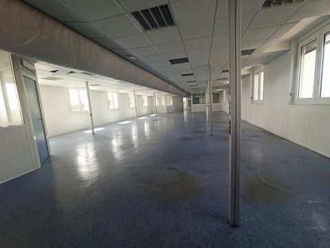 LIMOGES Location Plateau Bureaux 620m&sup2; + 15 P 5900 87000 Limoges
