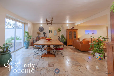   Maison de caract�re Maison - 6 pi�ce(s) - 198 m�