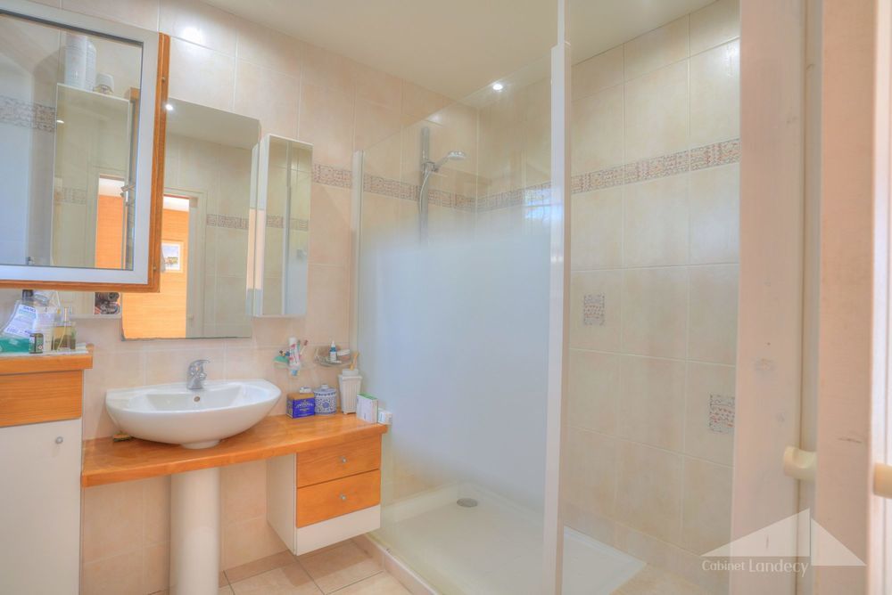 � vendre  Maison Gex (01170)