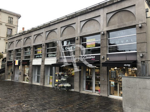 Local commercial d'environ 1000 m&sup2; en centre-ville du Puy-en-Ve 4170 43000 Le puy-en-velay