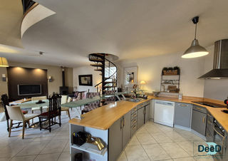  Maison � vendre 7 pi�ces 221 m�