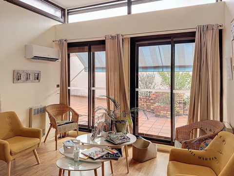 LOCAUX DE 60M&sup2; A LA BARRIERE DE BEGLES 1014 33130 B�gles