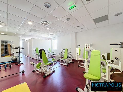   MAISON PLAIN-PIED A RENOVER Maison - 6 pi�ce(s) - 234 m�