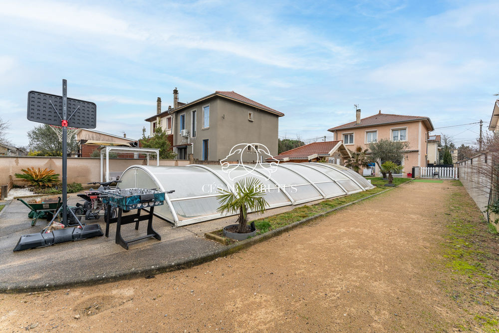 � vendre  Maison Vaulx-en-Velin (69120)