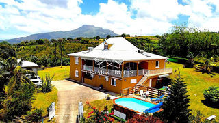  Maison � vendre 11 pi�ces 335 m�