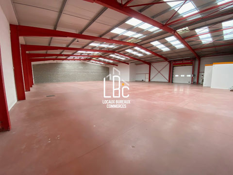 Ch&acirc;teaubriant - &Agrave; louer local commercial 709 m&sup2; 3208 44110 Ch�teaubriant