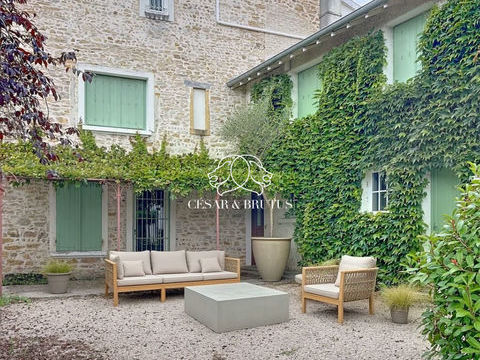   Maison familiale � FLEURIEU SUR SAONE Maison - 8 pi�ce(s) - 187 m�