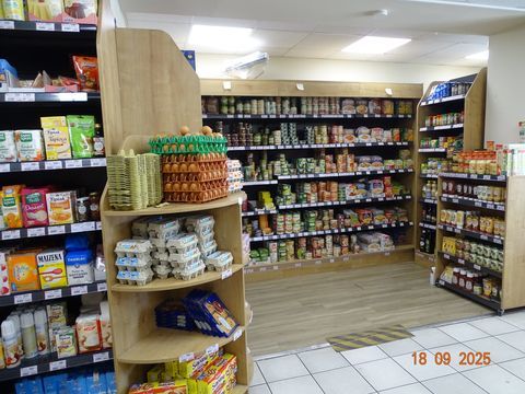 SUPERETTE HYPER CENTRE VILLE 182820 53000 Laval