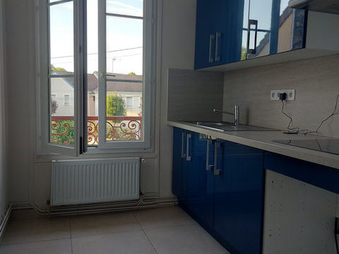   Les Essarts-le-Roi � Beau T2 41m� en plein centre | Libre imm Appartement - 2 pi�ce(s) - 41 m�