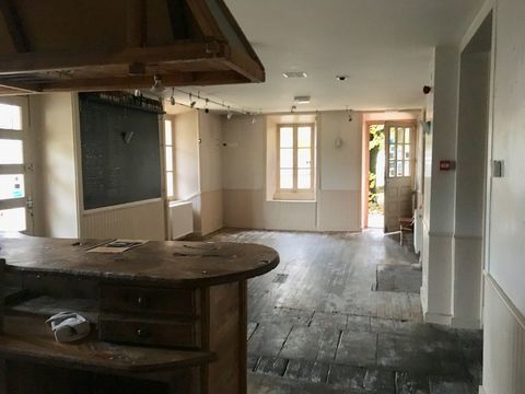 H&ocirc;tel, Bar, Restaurant &agrave; la location, &agrave; redynamiser, dans un 1800 87200 Saint-junien