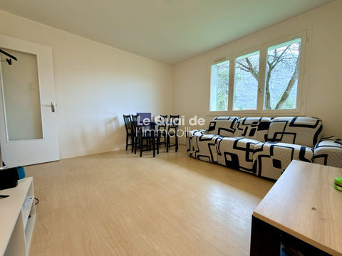   Saint-Egr�ve � Mairie � T3 de 53 m� � Lumineux avec fort Appartement - 3 pi�ce(s) - 54 m�