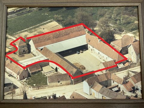   En exclusivit�, ancien corps de ferme � r�nover. Maison - 8 pi�ce(s) - 200 m�