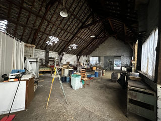  Immeuble � vendre 590 m�