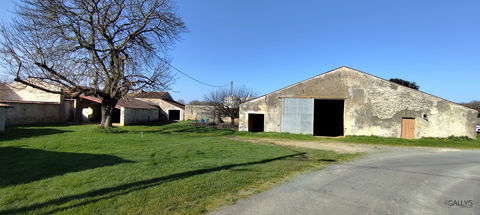   Ensemble de granges et Garages situ� sur la commune de Sablonce Maison - 7 pi�ce(s) - 690 m�