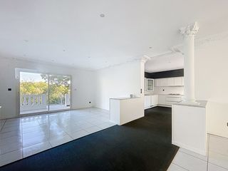  Maison � louer 6 pi�ces 200 m�