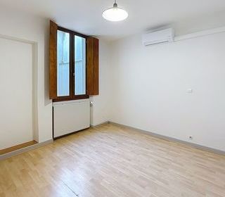  Appartement � louer 3 pi�ces 89 m�