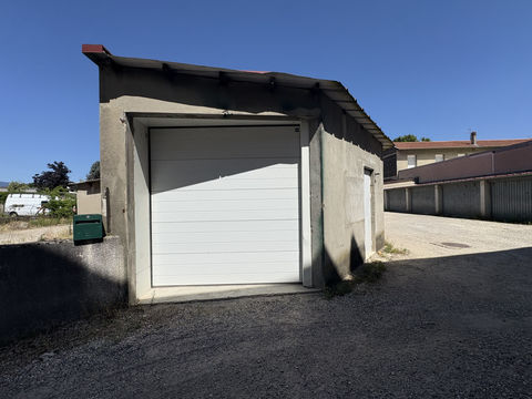 Dépôt à louer à Roussillon 350 38150 Roussillon