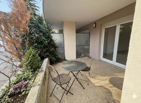   T2 en Rez-de-Chauss�e avec terrasse et garage Appartement - 2 pi�ce(s) - 55 m�