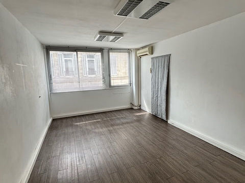 BUREAU / 24 AVENUE DU PRADO 13006 MARSEILLE 450 13006 Marseille