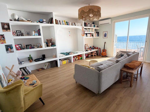   Pietranera : superbe T4 les pieds dans l'eau avec terrasse vue mer panoramique � 3 km de Bastia Appartement - 4 pi�ce(s) - 106 m�