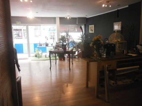 LIBOURNE A 2 PAS DE LA MAIRIE LOCAL COMMERCIAL 700 33500 Libourne